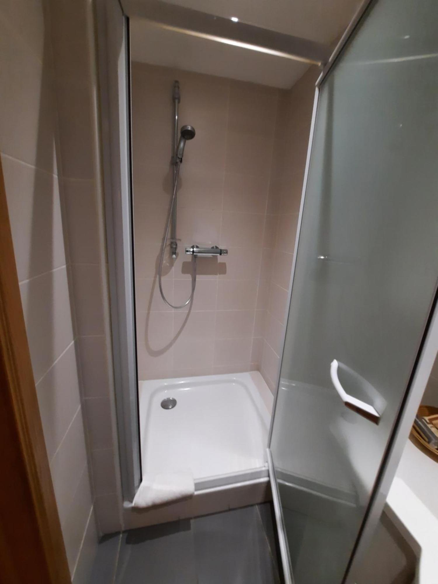 Guesthouse Les Tilleuls Fleurus Esterno foto