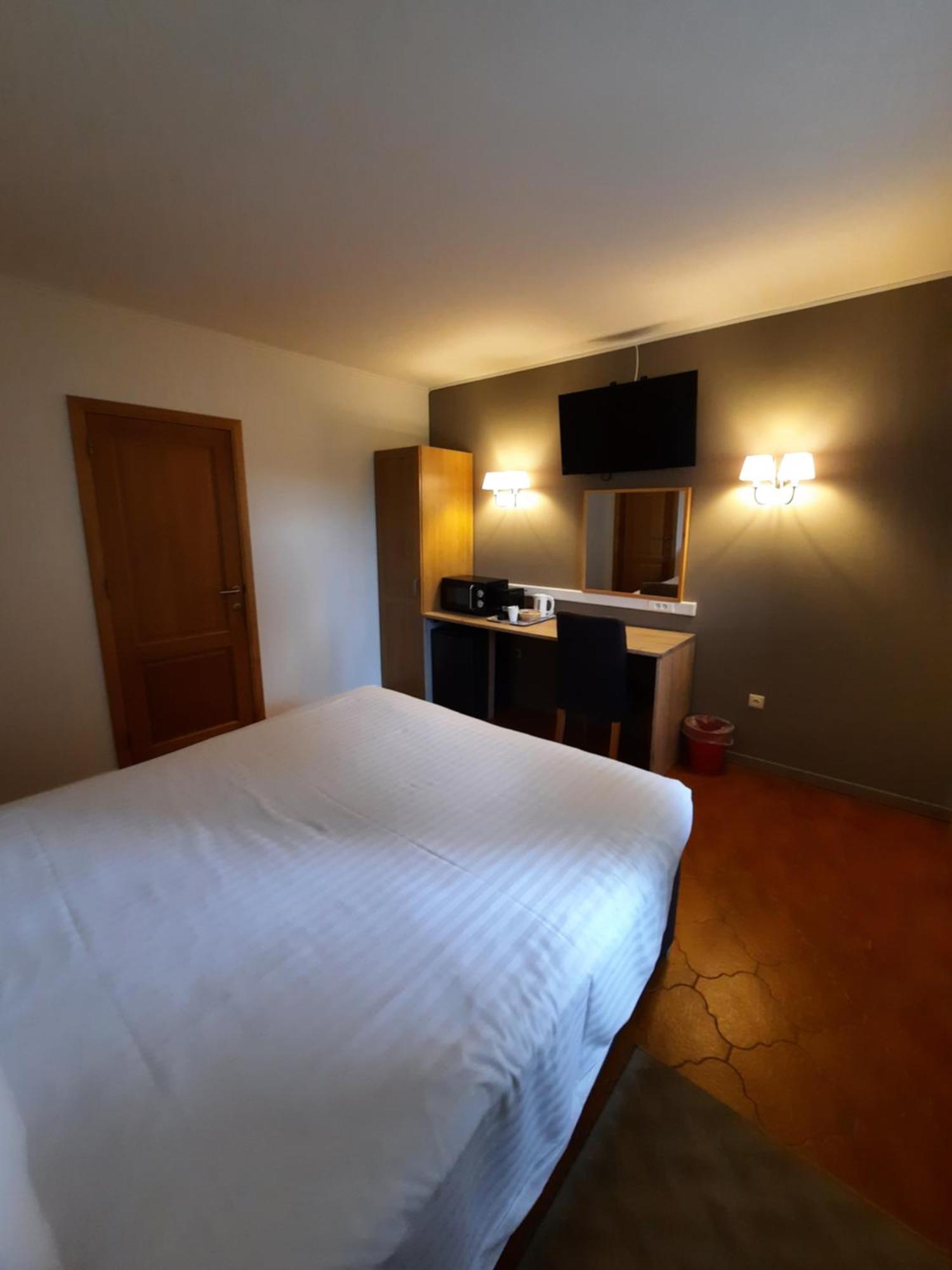 Guesthouse Les Tilleuls Fleurus Esterno foto