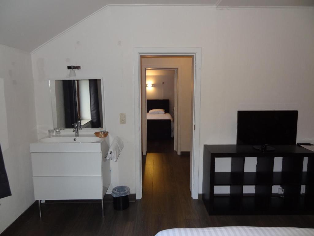 Guesthouse Les Tilleuls Fleurus Esterno foto